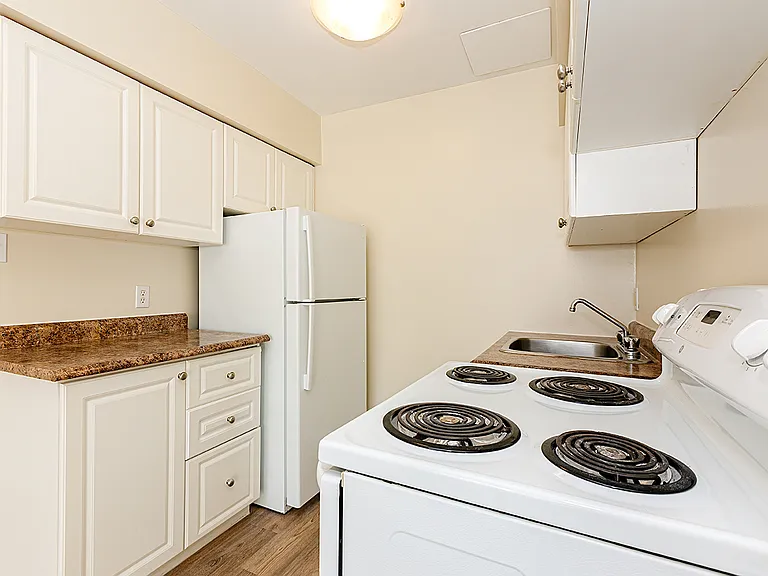 295 Lakeshore Dr — Photo 13