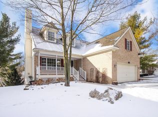 63 Lakeshore Pointe Dr, Howell, MI 48843