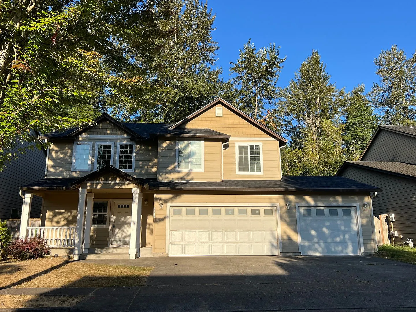 Gorgeous 4 Bedroom Home in Battle Ground for Lease - 1510 SE 3rd Ave — Photo 1