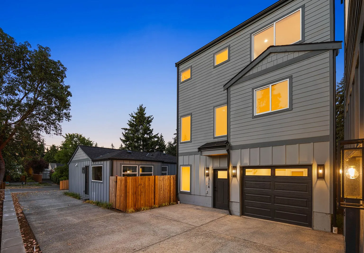 2 bed, 1088 sqft, $3,699 — Photo 3