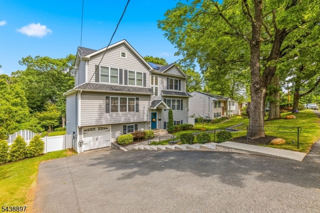 46 Edgemere Rd, Livingston, NJ - View 4