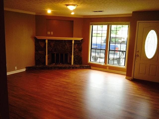 2nd image of 3297 Stonewall Dr NW