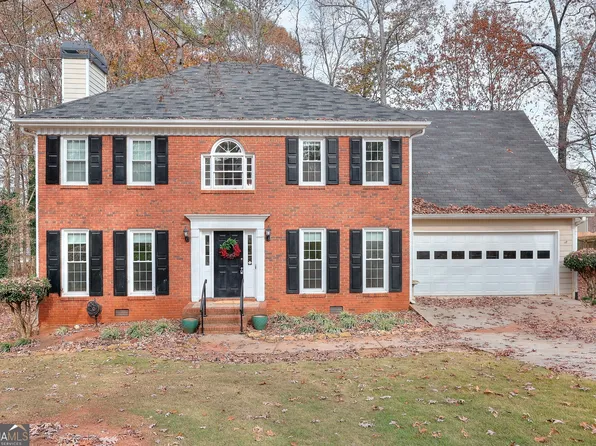 990 Providence Dr, Lawrenceville, GA 30044