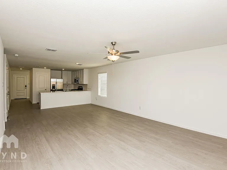 2700 Mistwood Dr — Photo 9