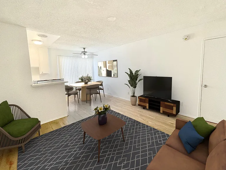 2712 Abbot Kinney Blvd #1 — Photo 2