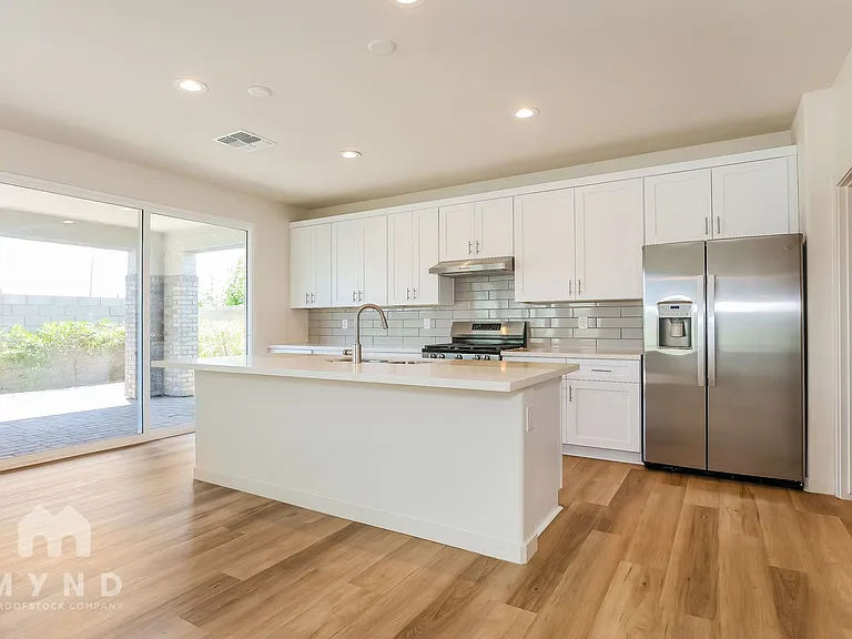 615 N Vine St — Photo 6