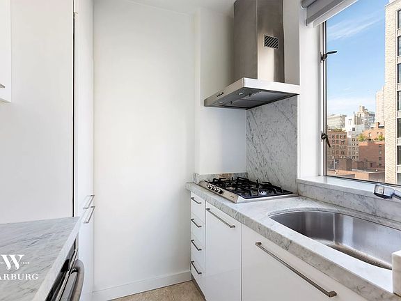 3rd image of 45 E End Ave APT 10G