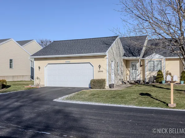 2890 Parkside Dr, Jenison, MI 49428