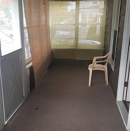 5th image of 418 Helen St