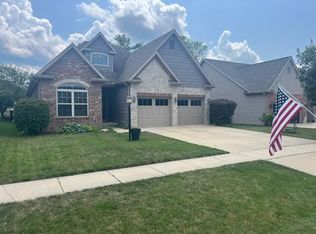 1911 Quail Run Dr, Mahomet, IL 61853