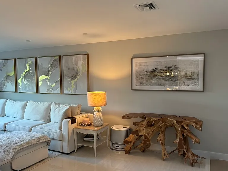 659 W Oakland Park Blvd #201C — Photo 1