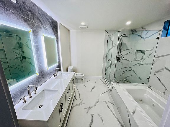 Master bathroom 
