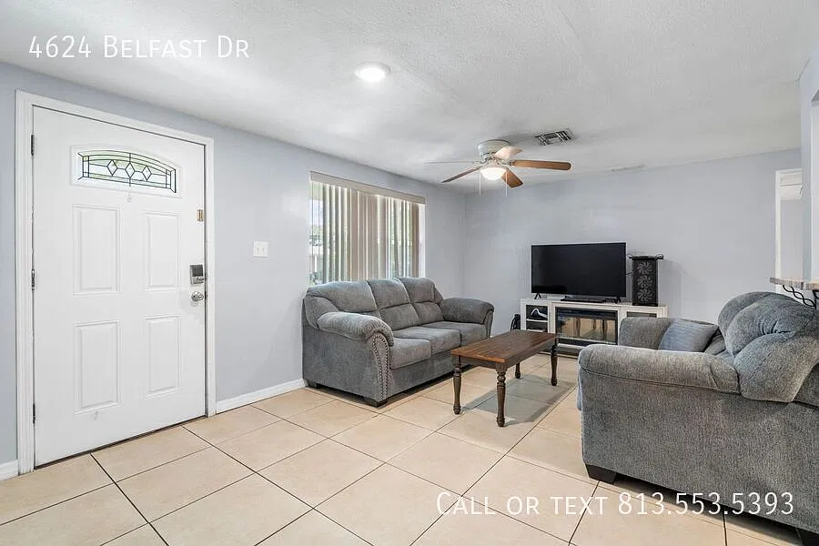 3BR Home with Bonus Backyard Room & Solar Panels — Photo 4