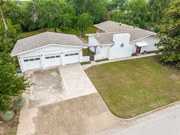 5th image of 203 Lakeridge Rd