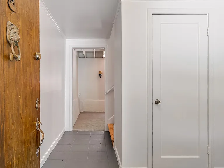 115 Farnum St — Photo 4