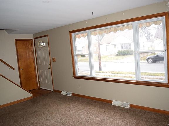 2nd image of 146 Wagner Ave