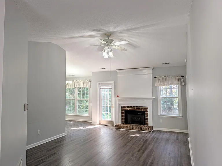 111 Gables Gate Ct — Photo 3