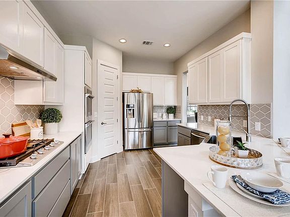 4th image of 439 Ancient Oak Way