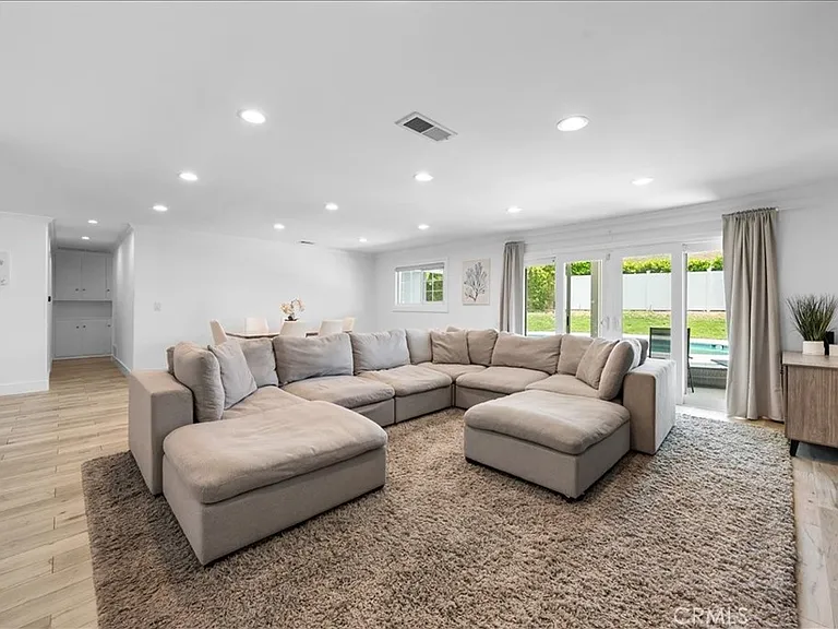 26111 Hatmor Dr — Photo 7