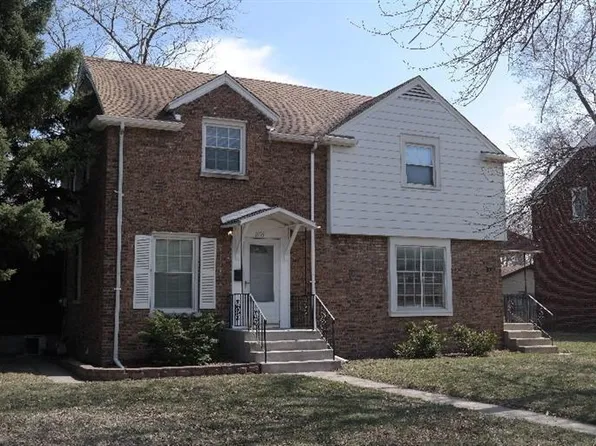 8139 Highland Pl, Munster, IN 46321