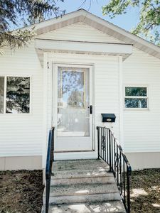 516 11th St NE, Minot, ND, 58703