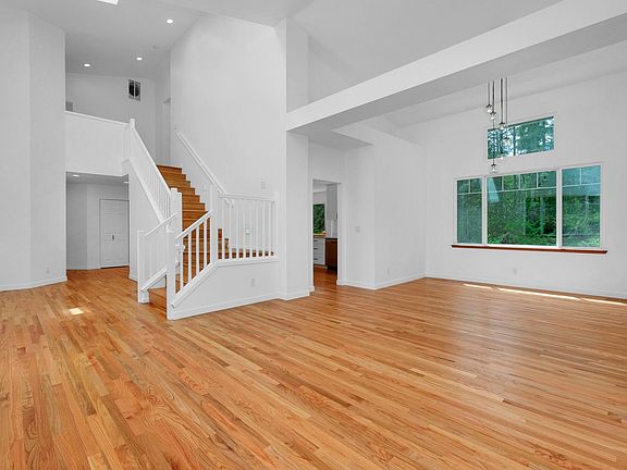 5th image of 22387 Nordkyn Ln NW