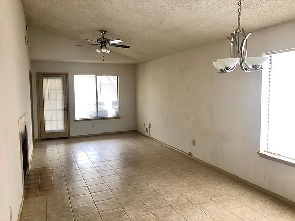 4th image of 3125 Medina St