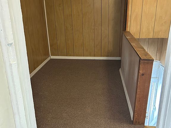 3rd image of 103 Sanford St #Up