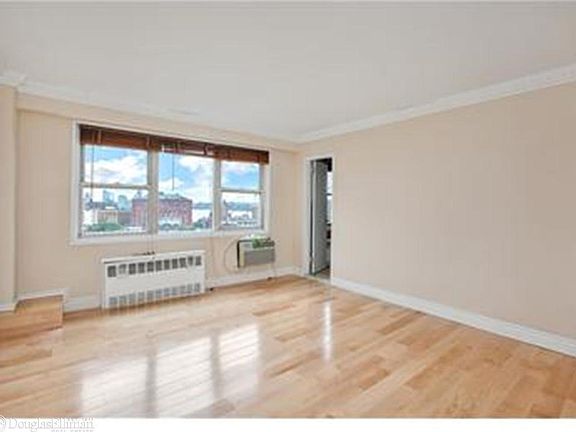 4th image of 194 W 4th St #18C
