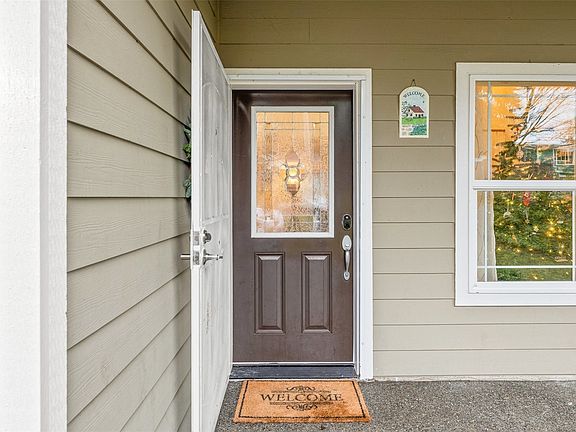 2nd image of 260 Goldenrod Street
