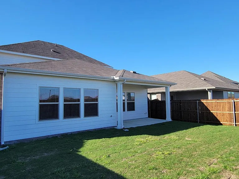 2371 Aspen Hill Dr — Photo 40