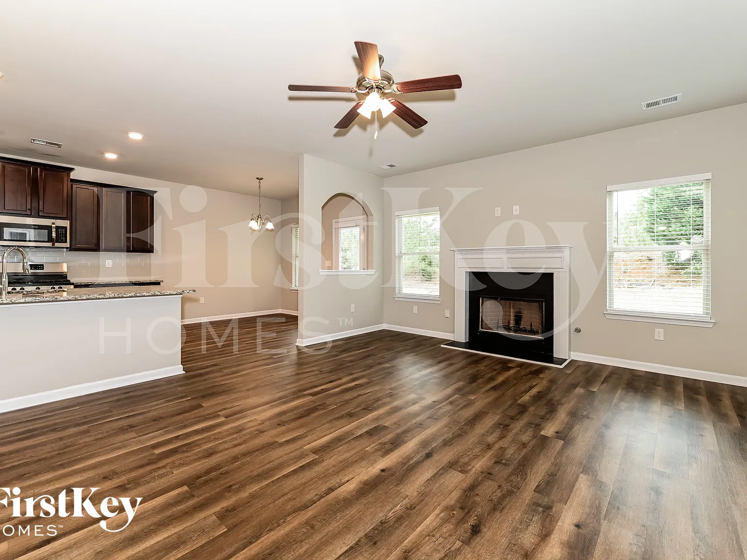 5 bed, 3.0 bath, 3280 sqft, $3,060 — Photo 4