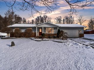 166 Crooked Limb Dr, Lapeer, MI 48446