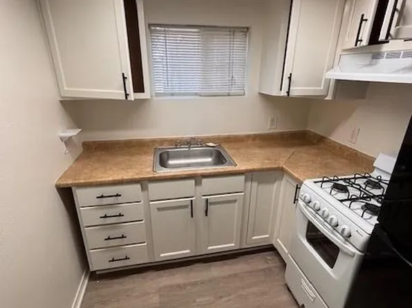 225 S Highway 101 #19, Solana Beach, CA 92075