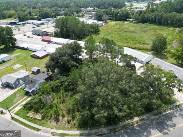 95 W Tollison St, Baxley, GA 31513