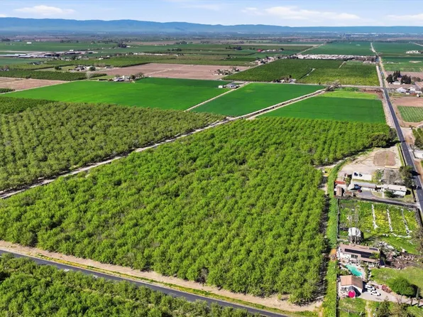 23131 Tinnin Rd, Manteca, CA 95337