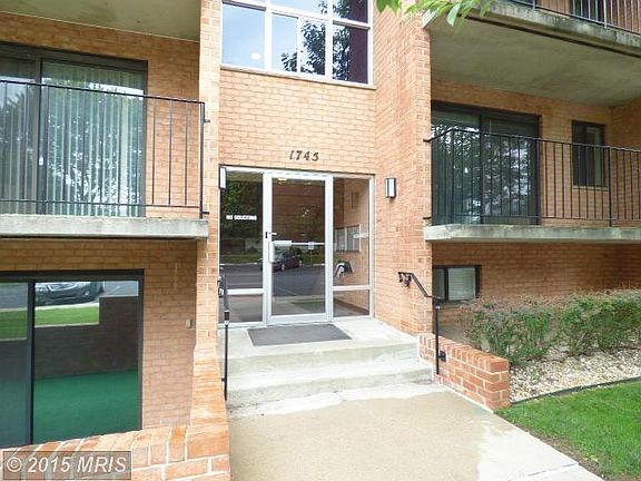 2nd image of 1745 Edgewood Hill Cir APT 104
