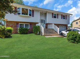 1028 Pacific Ave, Beachwood, NJ