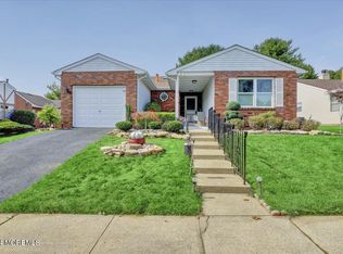 17 Bishop Ct, Marlboro, NJ 07746