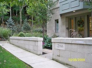 12666 Mayfield Rd, Cleveland Heights, OH 44106