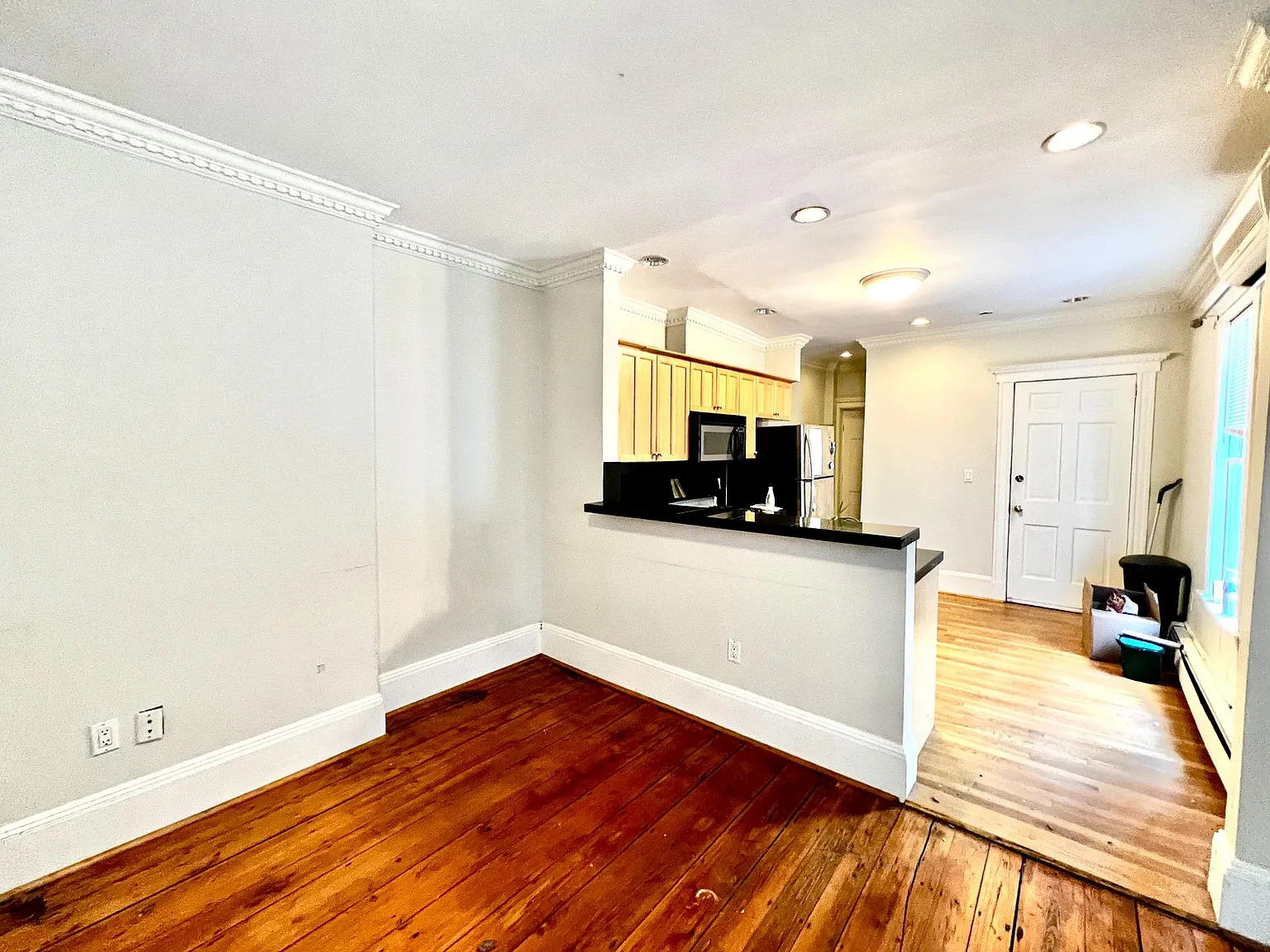 1 bed, 635 sqft, $3,000 — Photo 2