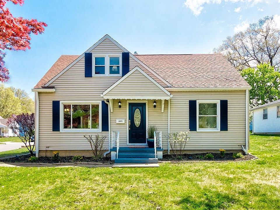 1st image of 2805 Oakwood Dr