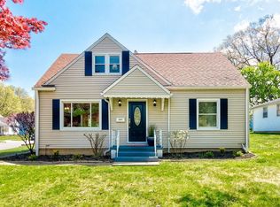 2805 Oakwood Dr, Cuyahoga Falls, OH 44221