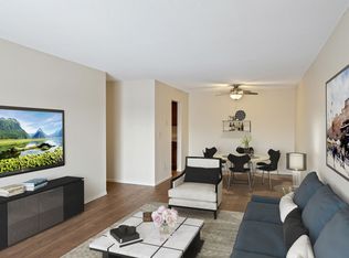 Parkwood Pointe Apartments, Burnsville, MN 55337