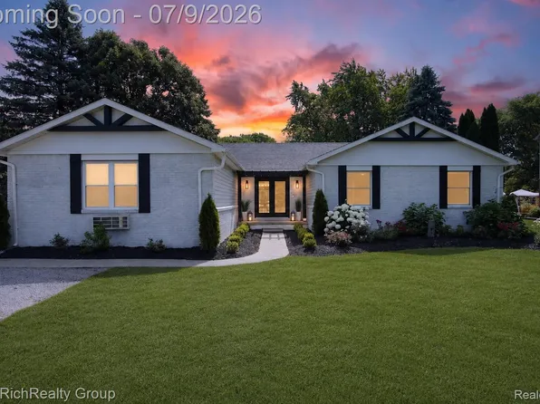 25390 Wixom Rd, Novi, MI 48374