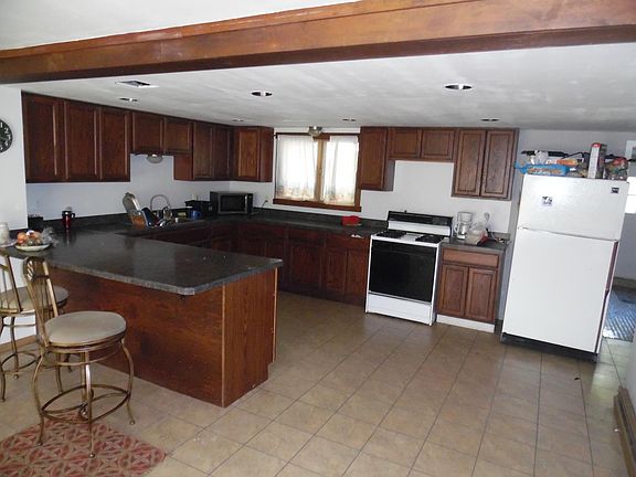 4th image of 42685 N Lake Ave