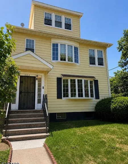 264 Pomona Ave — Photo 1