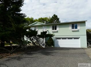 830 S 7th St, Challis, ID 83226