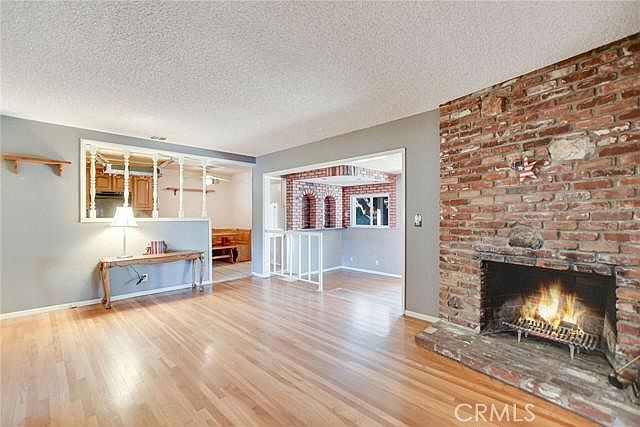2nd image of 423 Lewis Ct