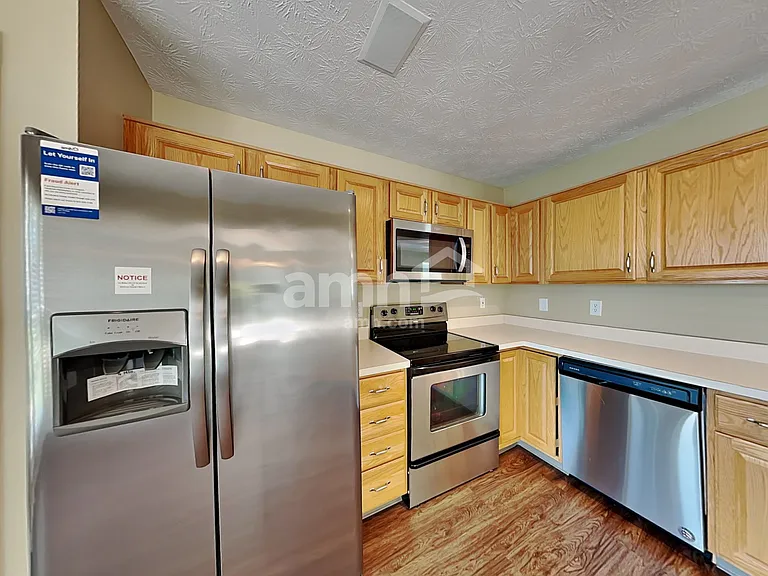 7304 Wethersfield Dr — Photo 3